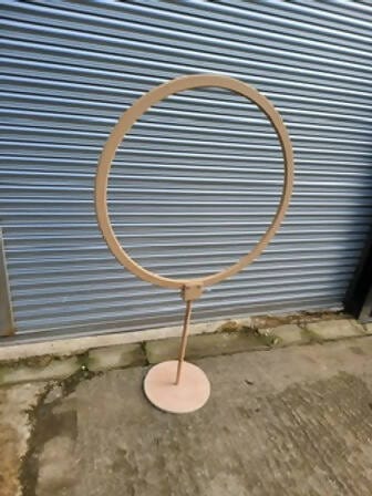 Gibs On It Centre Piece Balloon stand: Hoop